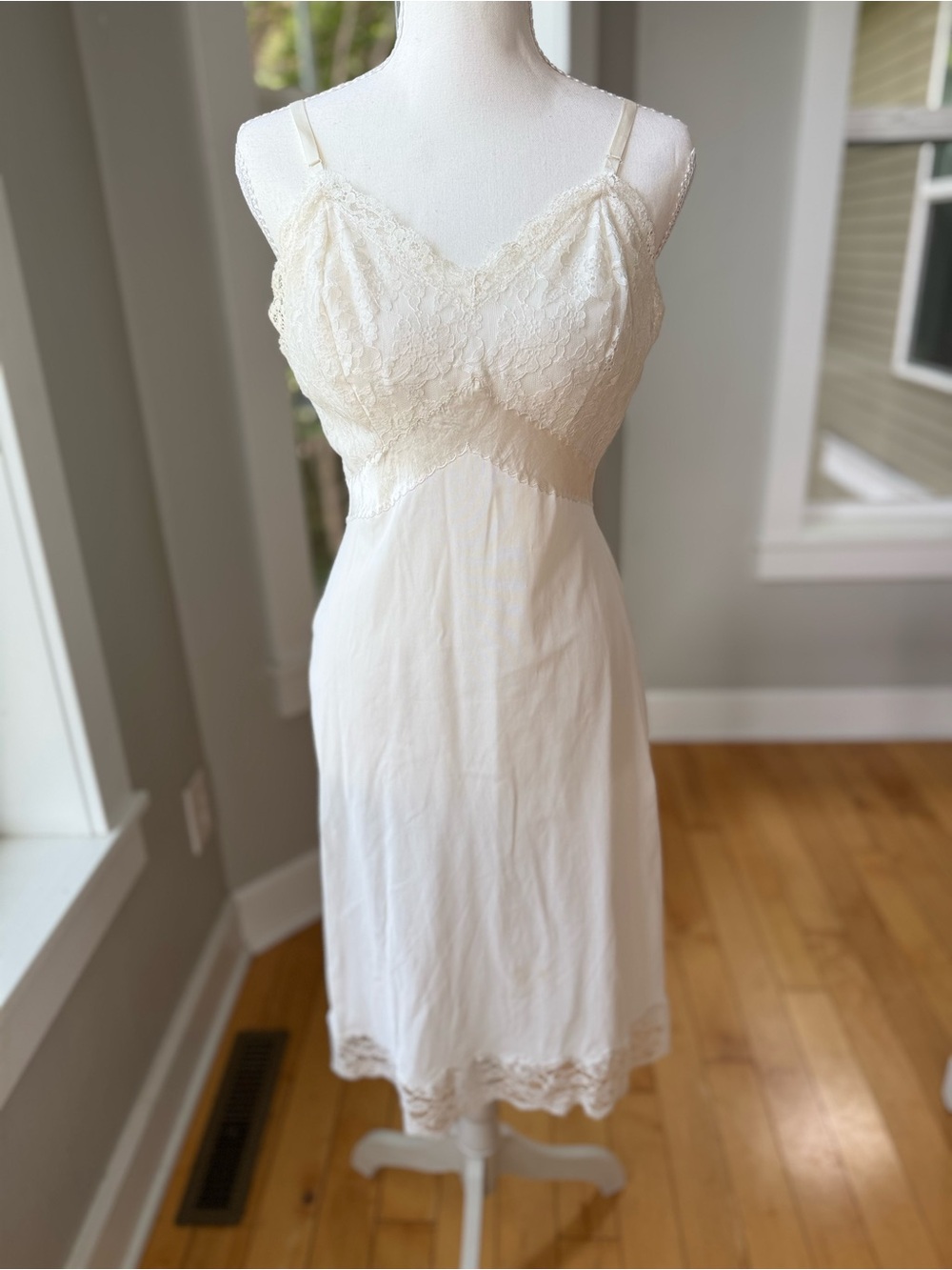 Vintage 50s 60s Seamprufe Ivory Lace Trim Slip Dress Chemise Size 36